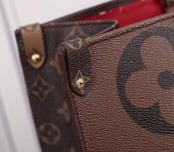 Replica Louis Vuitton Giant Canvas Onthego GM - Image 9