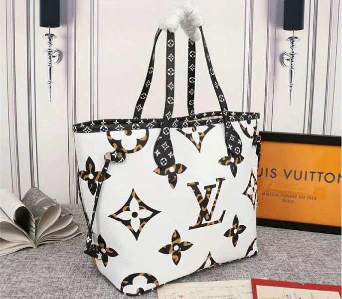 Replica Louis Vuitton Giant Neverfull MM In Cream And Caramel - Image 3