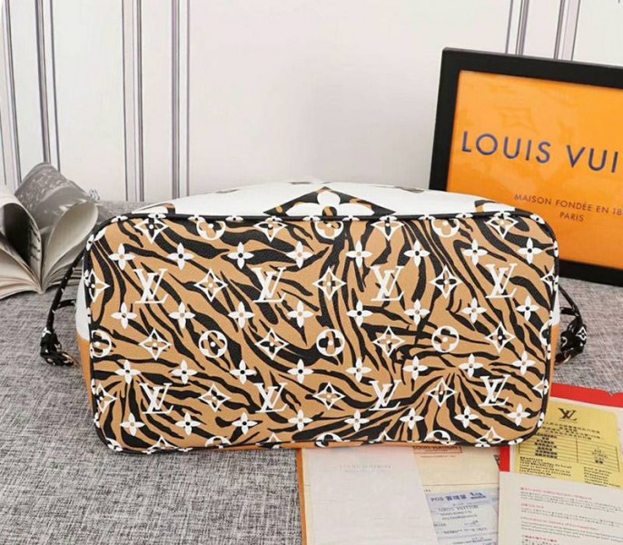 Replica Louis Vuitton Giant Neverfull MM In Cream And Caramel - Image 6