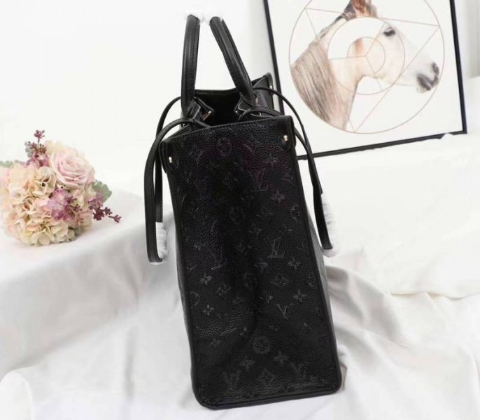 Replica Louis Vuitton Monogram Empreinte Giant Onthego GM In Black - Image 3