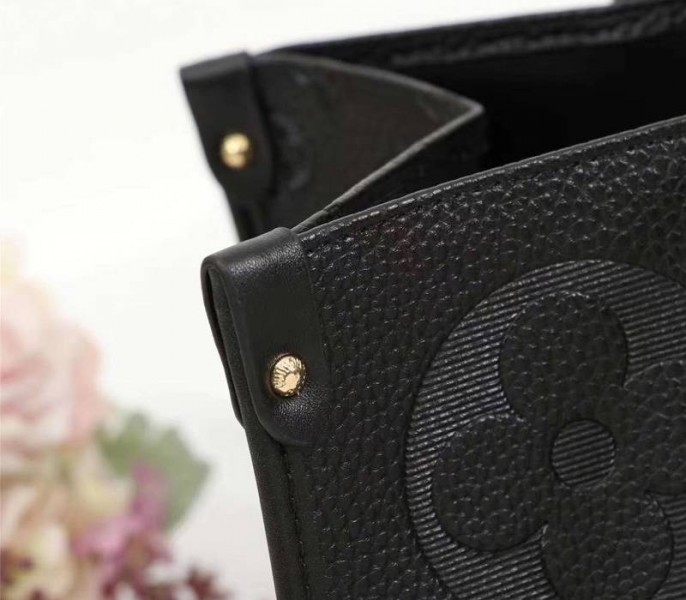 Replica Louis Vuitton Monogram Empreinte Giant Onthego GM In Black - Image 9