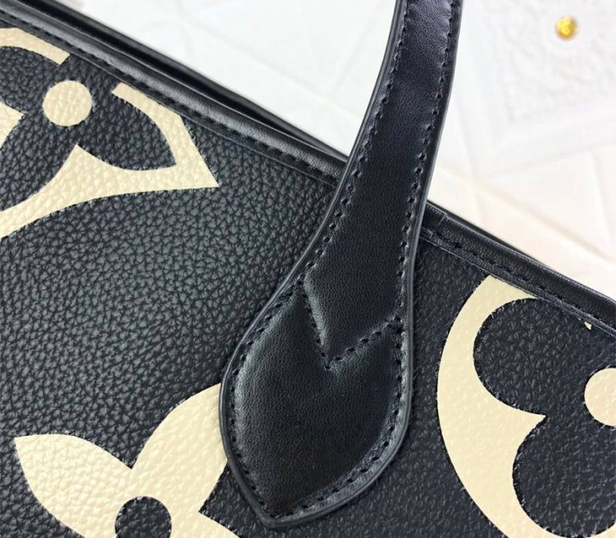 Replica Louis Vuitton Neverfull MM In Black - Image 8