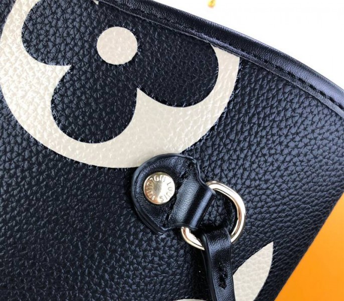 Replica Louis Vuitton Neverfull MM In Black - Image 9