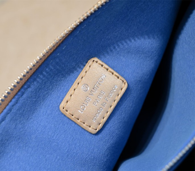 Replica Louis Vuitton Coussin PM In Light Gold With Jacquard Strap - Image 6