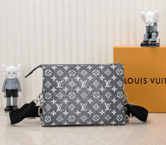 Replica Louis Vuitton Jacquard Denim Coussin PM In Black - Image 2