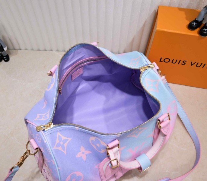 Replica Louis Vuitton Spring 2022 Keepall 45 In Sunrise Pastel - Image 5