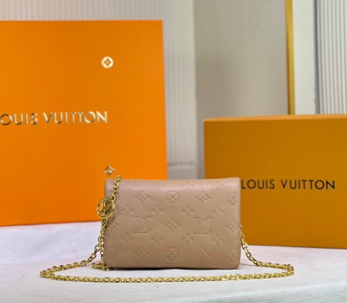 Replica Louis Vuitton Coussin Pochette In Camel