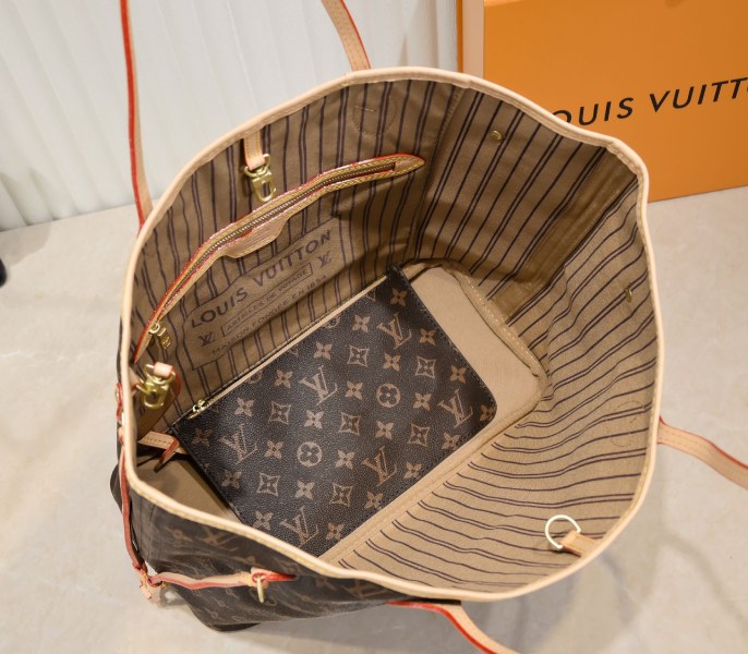 Replica Louis Vuitton Monogram Canvas Neverfull MM In Beige - Image 5