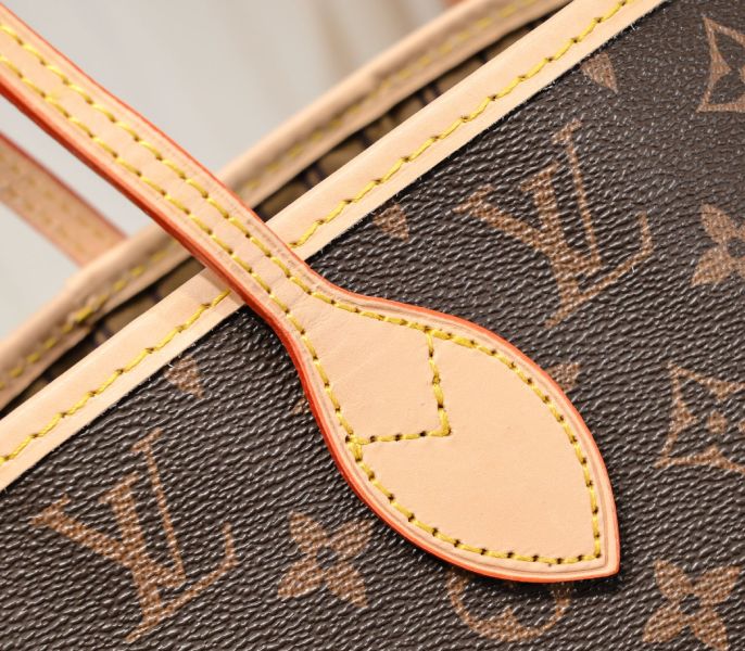 Replica Louis Vuitton Monogram Canvas Neverfull MM In Beige - Image 7