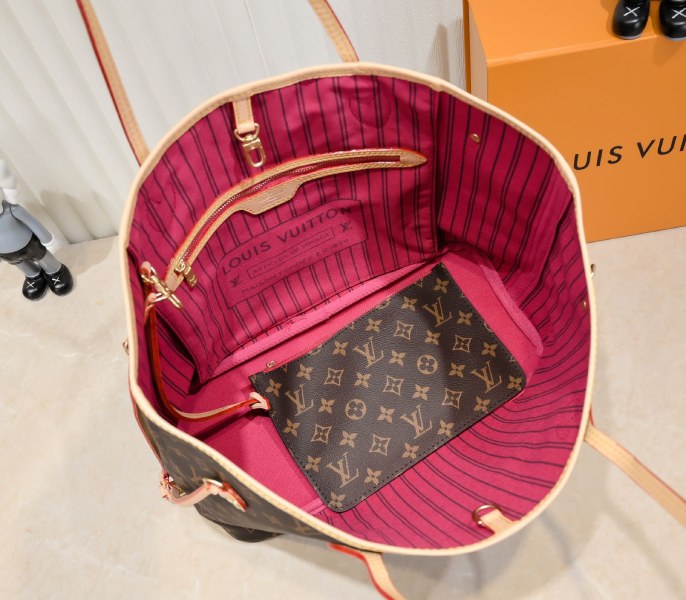 Replica Louis Vuitton Monogram Canvas Neverfull MM In Peony Pink - Image 5