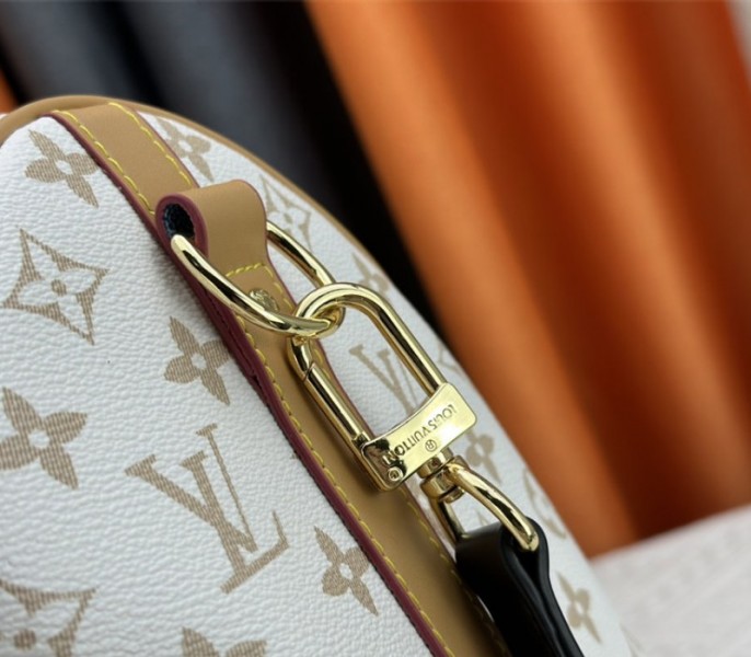 Replica Louis Vuitton Monogram Dune Keepall Bandouliere 45 - Image 9