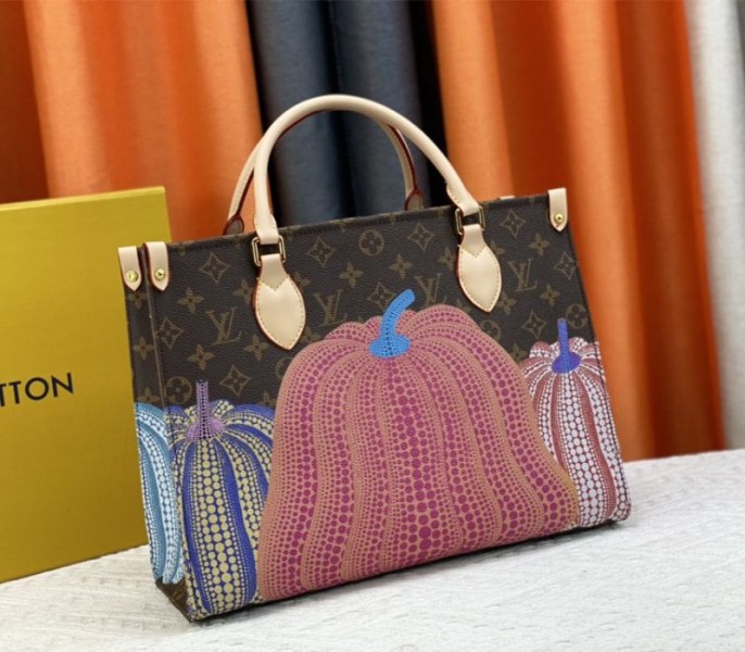 Replica Louis Vuitton X YK Monogram Canvas Onthego MM In Pumpkin - Image 2