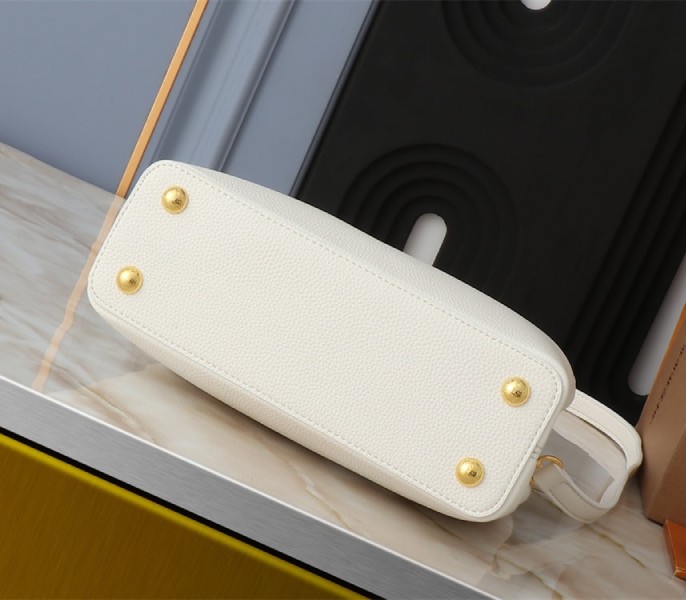 Replica Louis Vuitton Capucines BB In Quartz White - Image 4
