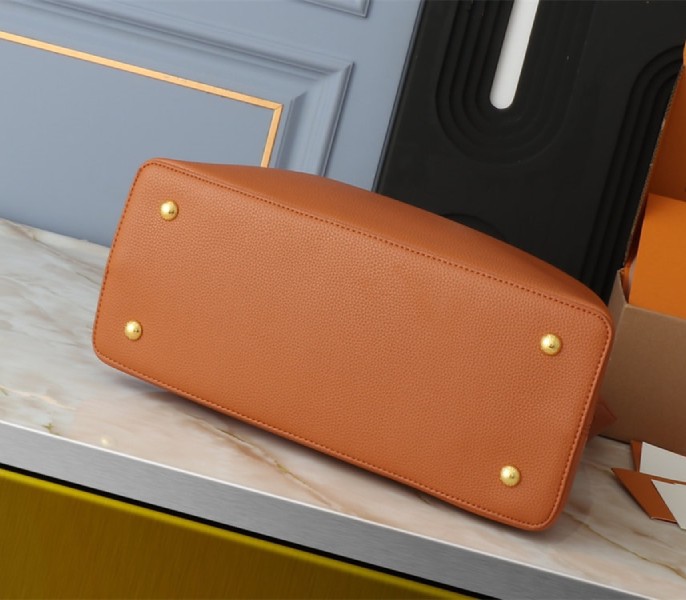 Replica Louis Vuitton Capucines GM Souple In Cognac Brown - Image 4