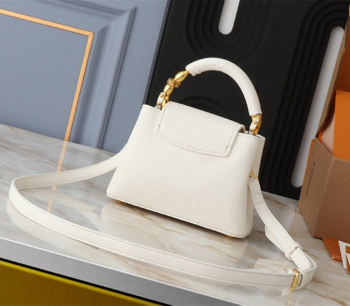 Replica Louis Vuitton Capucines Mini Capucines In Quartz White - Image 2