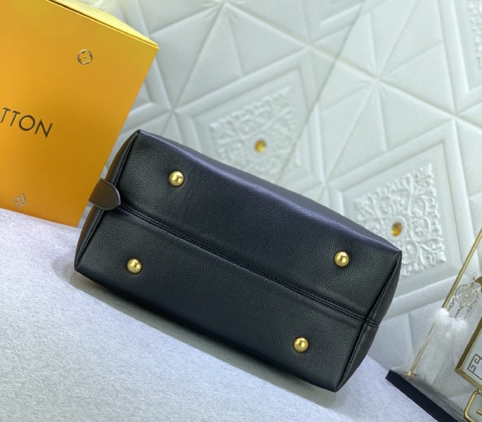 Replica Louis Vuitton Low Key MM In Black - Image 4