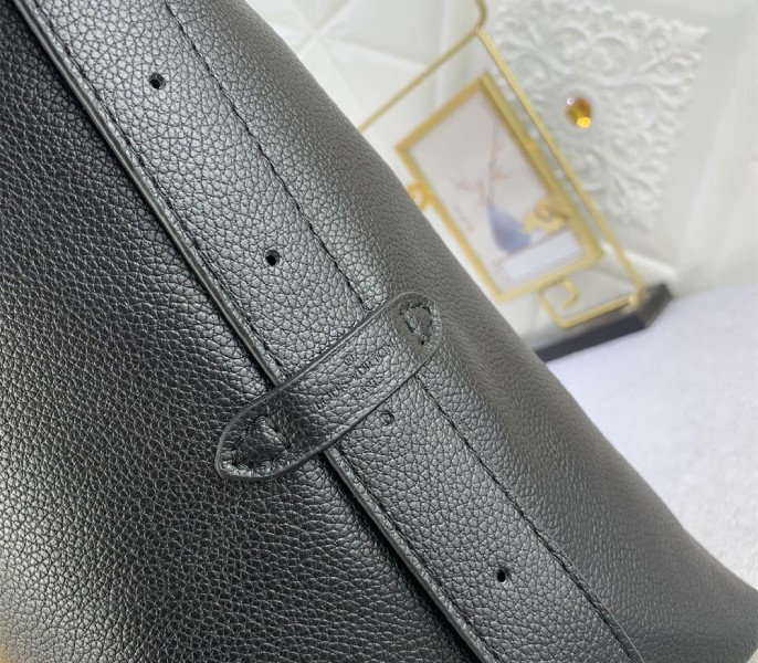 Replica Louis Vuitton Low Key MM In Black - Image 8