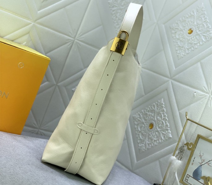 Replica Louis Vuitton Low Key MM In Quartz White - Image 3