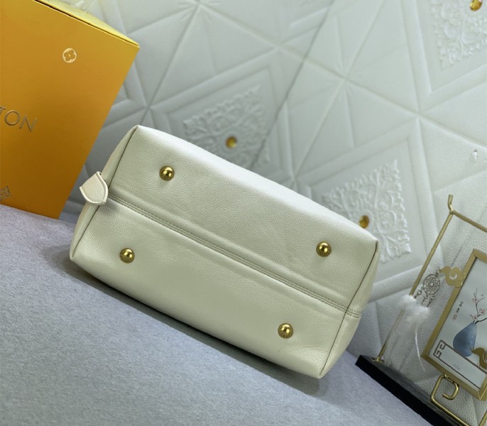 Replica Louis Vuitton Low Key MM In Quartz White - Image 4