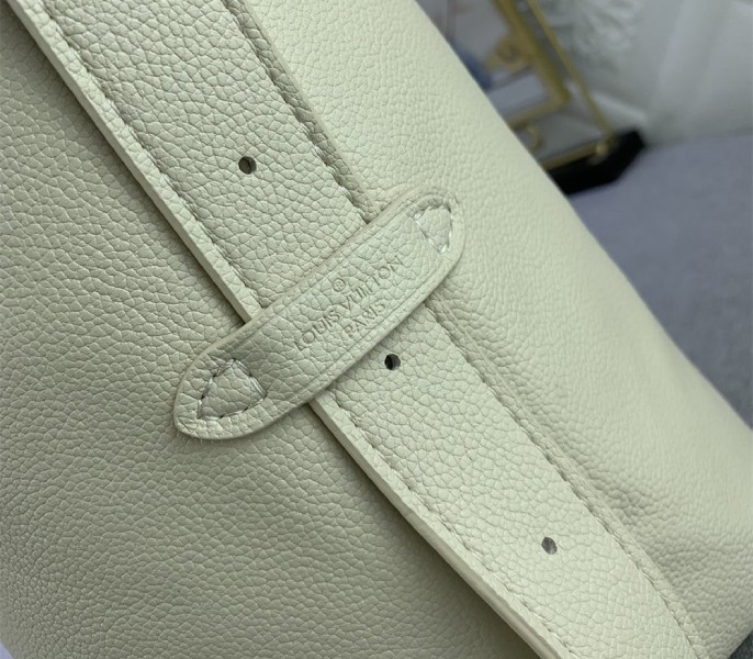 Replica Louis Vuitton Low Key MM In Quartz White - Image 7