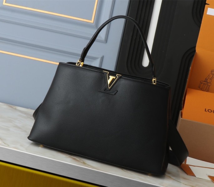 Replica Louis Vuitton Capucines GM Souple In Black