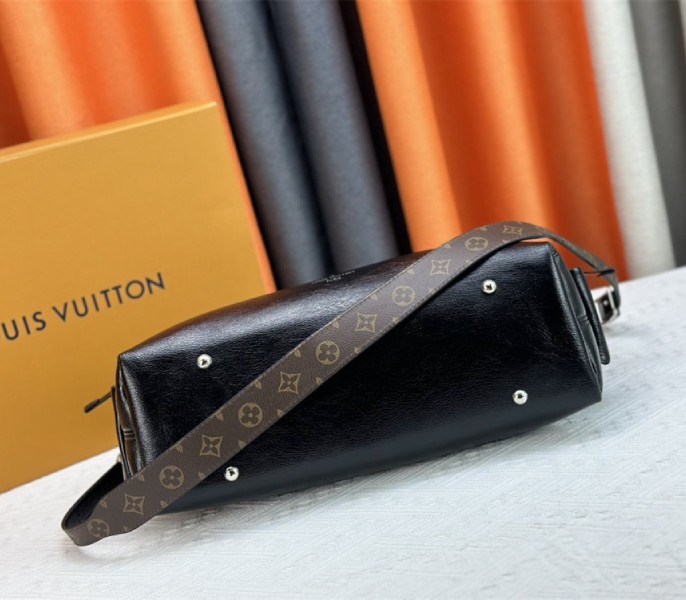 Replica Louis Vuitton CarryAll Cargo Vibe PM In Black - Image 5