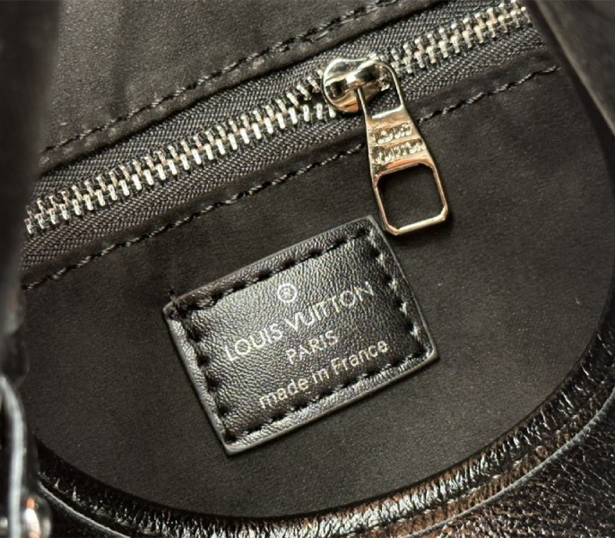 Replica Louis Vuitton CarryAll Cargo Vibe PM In Black - Image 7