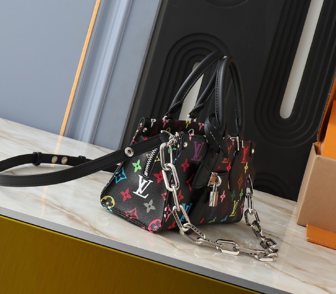 Replica Louis Vuitton X TM Multicolored Onthego East West Chain In Black - Image 3