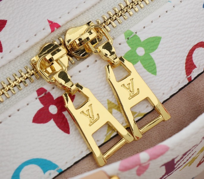 Replica Louis Vuitton X TM Multicolored Onthego East West Chain In White - Image 7