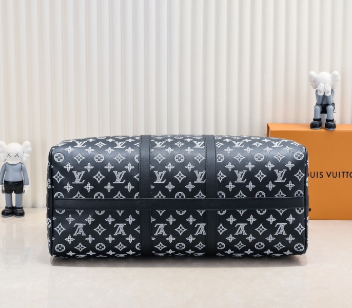 Replica Louis Vuitton Monogram Shadow Keepall Bandouliere 50 In Black - Image 4