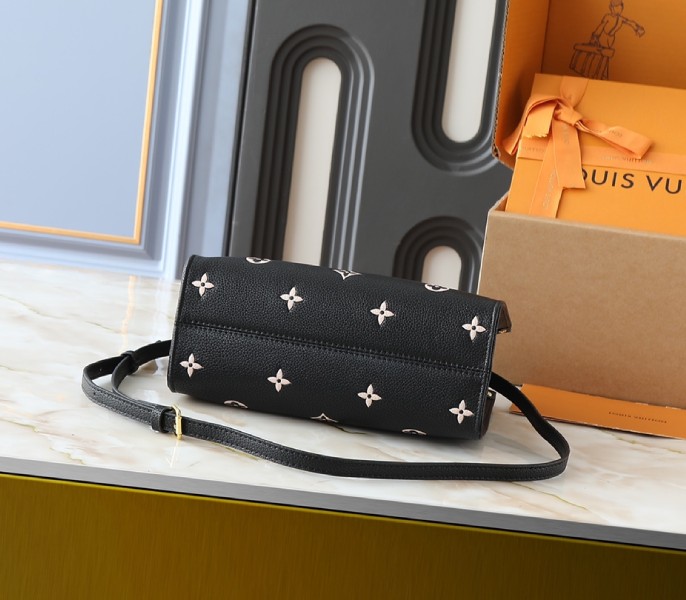 Replica Louis Vuitton OnTheGo PM Eden In Black - Image 4
