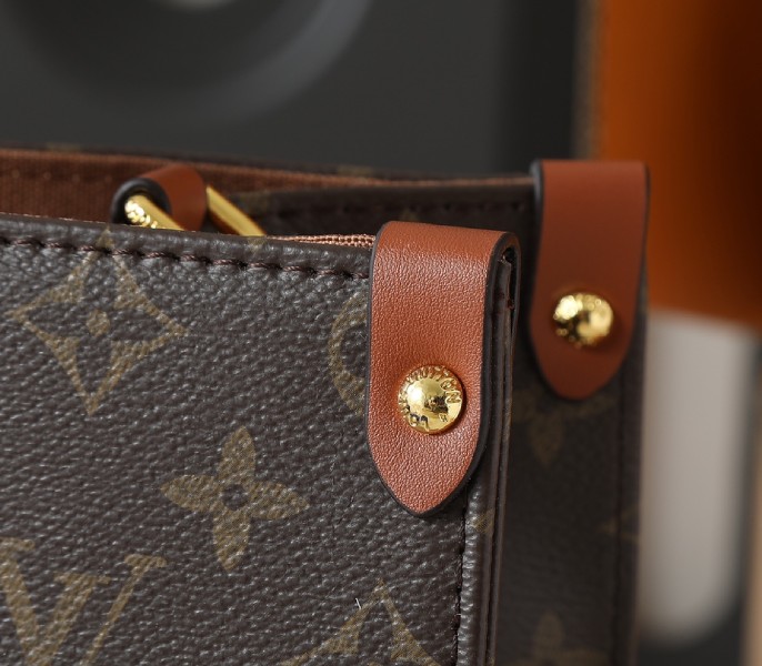 Replica Louis Vuitton Organizer OnTheGo MM - Image 9