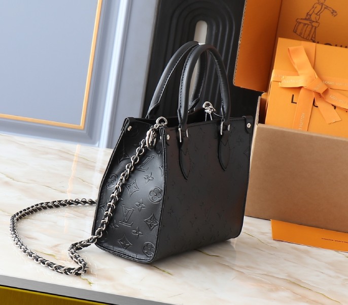 Replica Louis Vuitton Summer 2025 OnTheGo PM In Black - Image 2