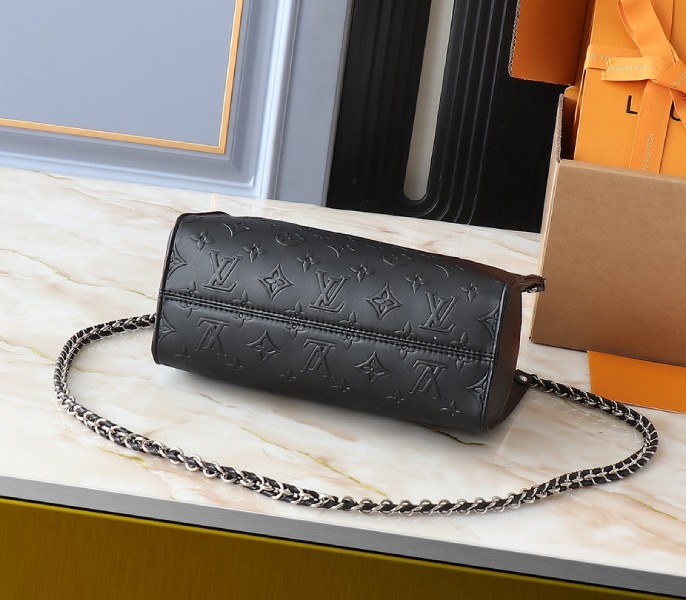 Replica Louis Vuitton Summer 2025 OnTheGo PM In Black - Image 4