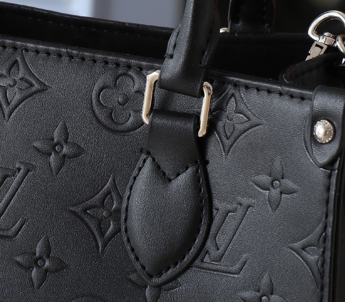 Replica Louis Vuitton Summer 2025 OnTheGo PM In Black - Image 7