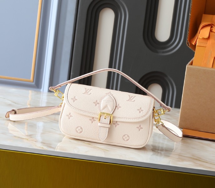 Replica Louis Vuitton Diane Nano Eden