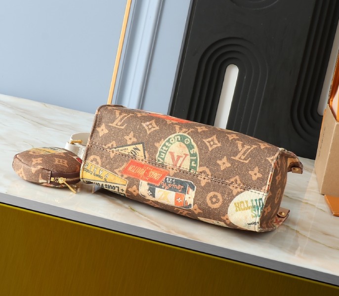 Replica Louis Vuitton Flight Mode Onthego PM Voyage - Image 4