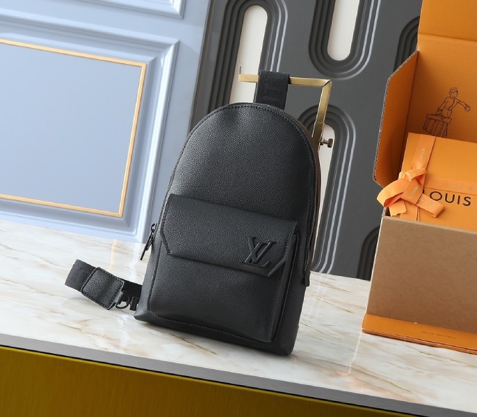 Replica Louis Vuitton Aerogram Pilot Slingbag