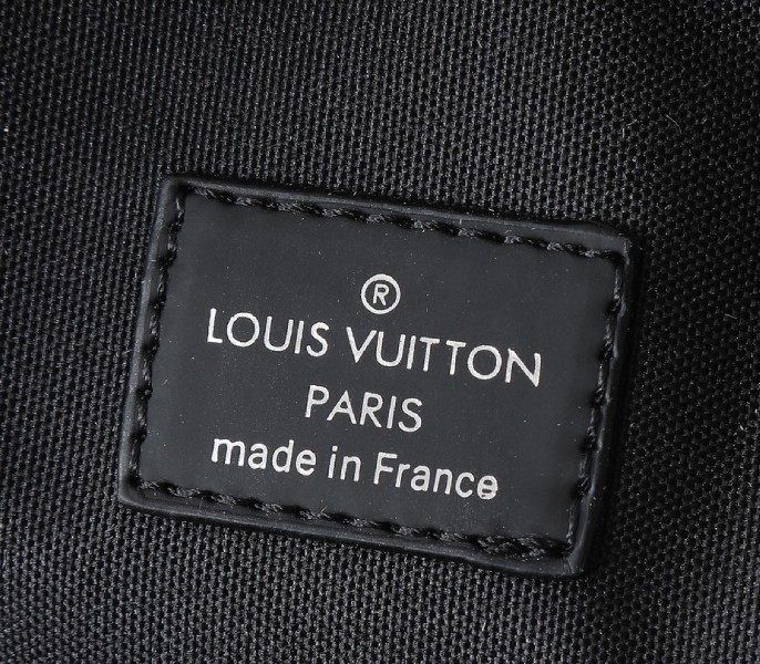 Replica Louis Vuitton Monogram Canvas Avenue PM Slingbag - Image 6