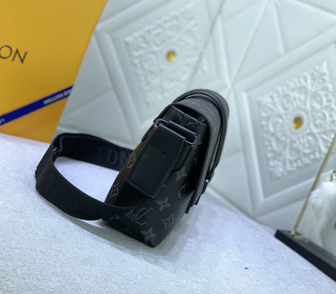 Replica Louis Vuitton Monogram Eclipse S-Cape Messenger - Image 4