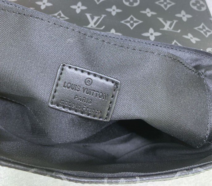 Replica Louis Vuitton Monogram Eclipse S-Cape Messenger - Image 7