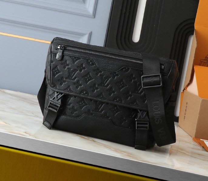 Replica Louis Vuitton Monogram Shadow Messenger Voyager PM