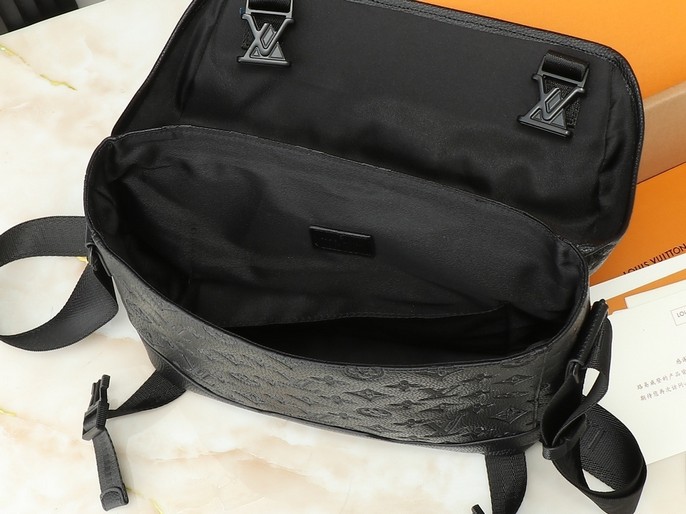 Replica Louis Vuitton Monogram Shadow Messenger Voyager PM - Image 5