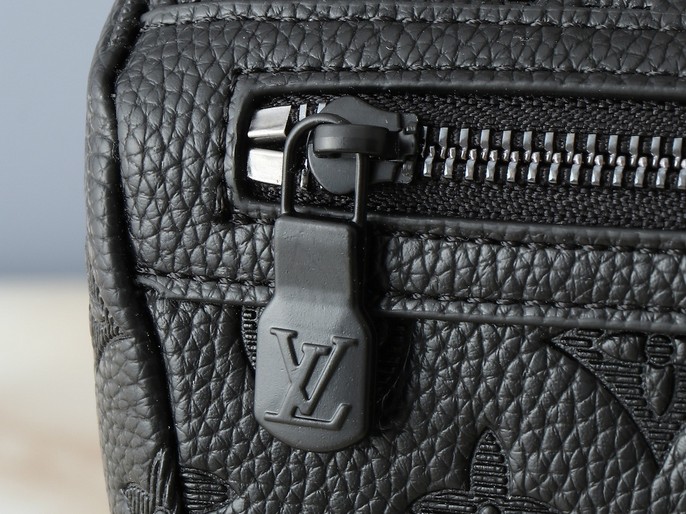 Replica Louis Vuitton Monogram Shadow Messenger Voyager PM - Image 7