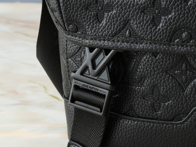 Replica Louis Vuitton Monogram Shadow Messenger Voyager PM - Image 8
