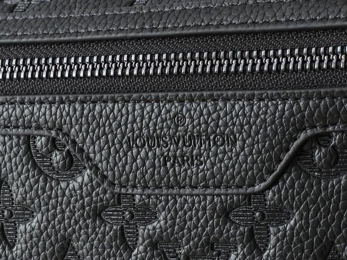 Replica Louis Vuitton Monogram Shadow Messenger Voyager PM - Image 9