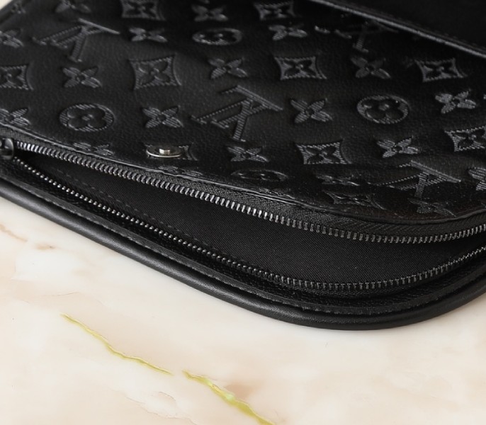 Replica Louis Vuitton Monogram Shadow Pulse Messenger - Image 6