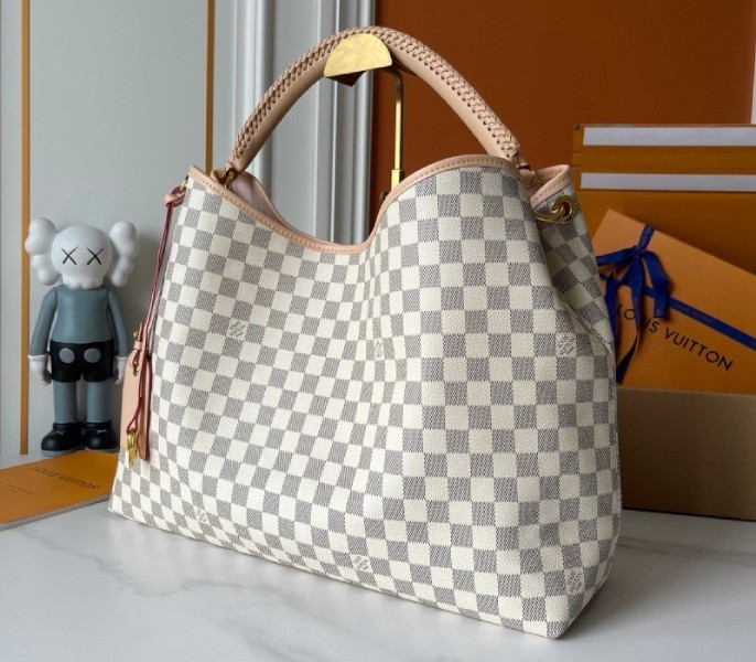Replica Louis Vuitton Damier Azur Again - Image 4