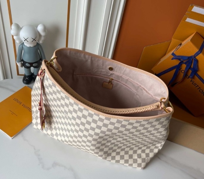 Replica Louis Vuitton Damier Azur Again - Image 6