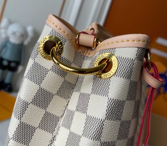 Replica Louis Vuitton Damier Azur Again - Image 9
